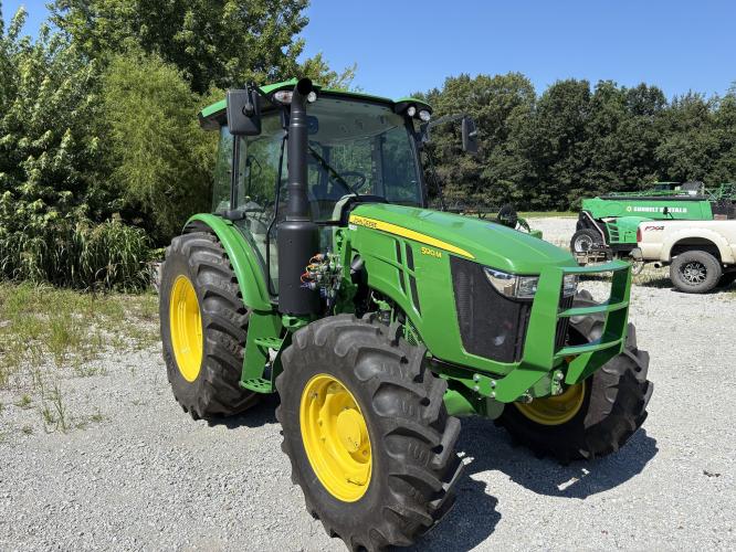 John Deere 5120M