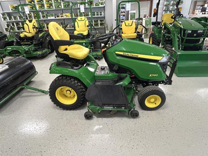 John Deere X590