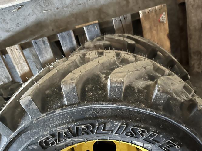 John Deere 26x12-12