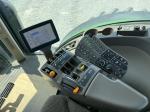 John Deere 8235R