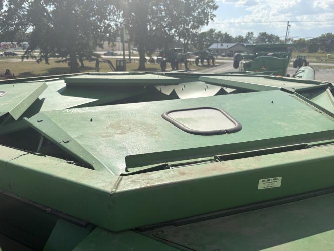 John Deere S670