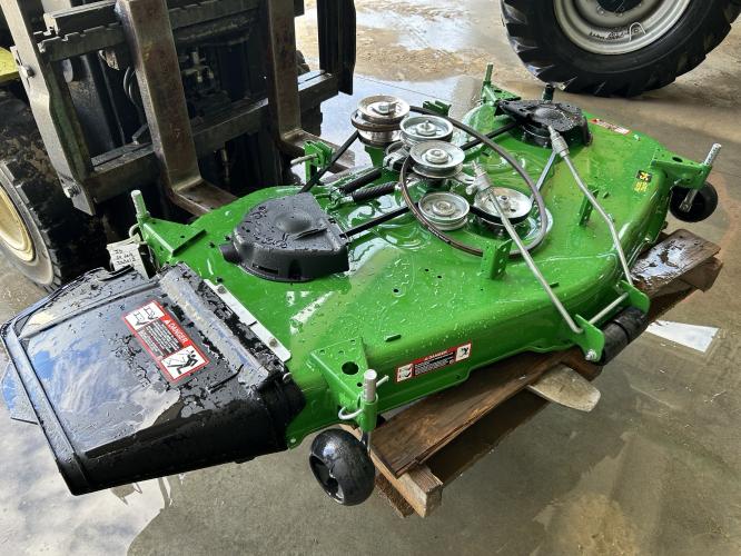John Deere 54 IN. DECKS