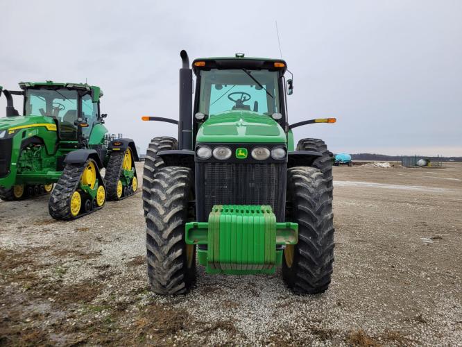 John Deere 8330