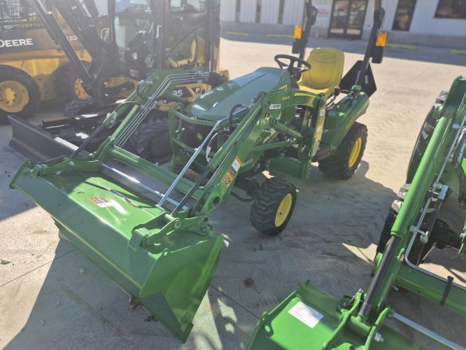 John Deere 1023E