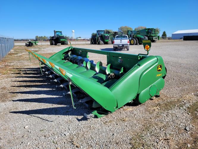 John Deere 708C