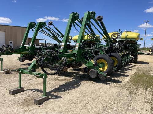 2015 John Deere 1775NT