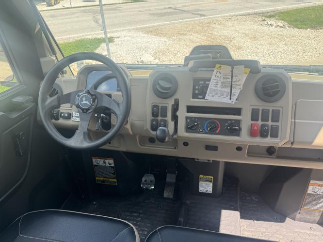 John Deere XUV 845R Premium Cab