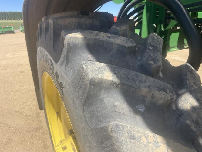 John Deere R4044