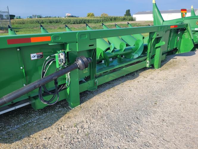 John Deere 608C