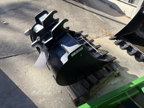 2024 John Deere NEW 36IN HD