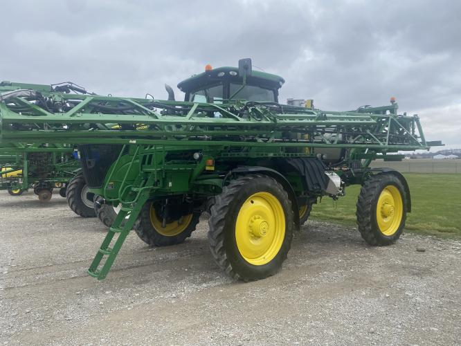 John Deere R4038