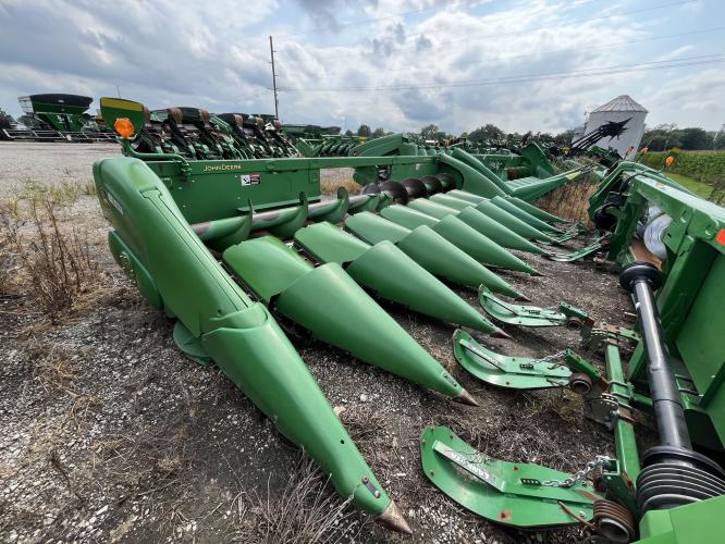 John Deere 608C