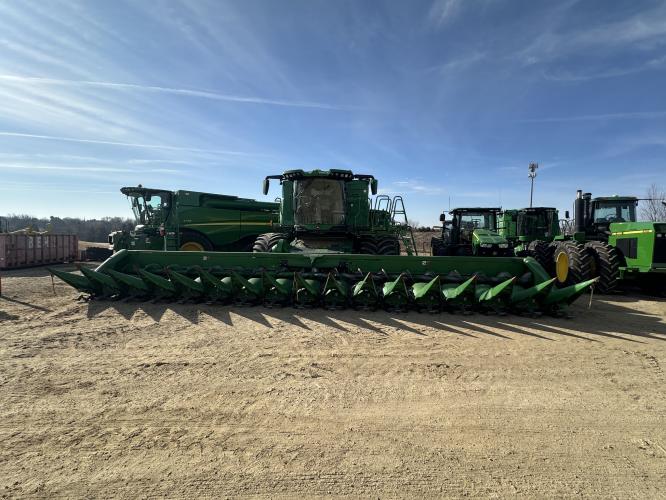 John Deere 616C