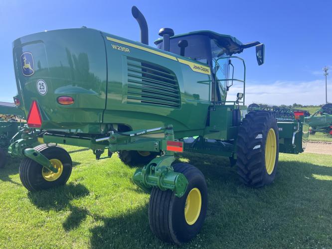 John Deere W235R