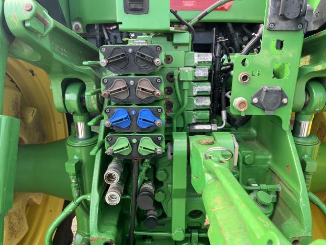 John Deere 8320R