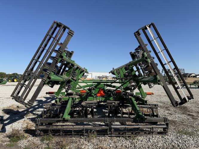 John Deere 2720