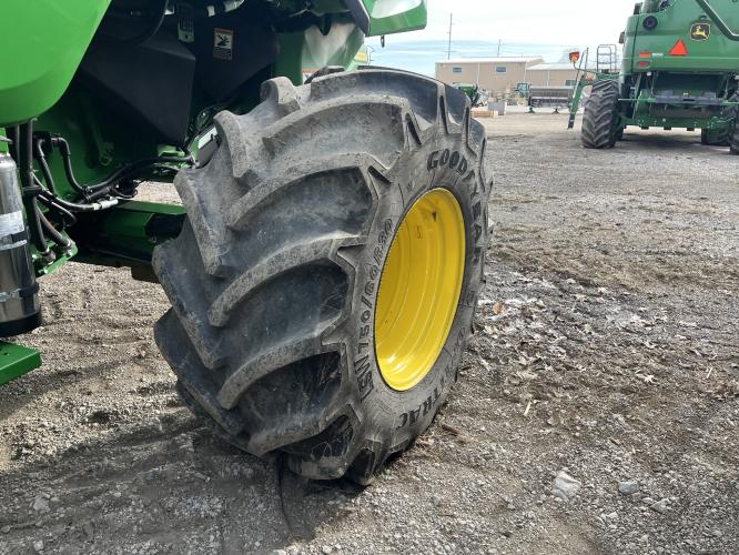 John Deere S7 900