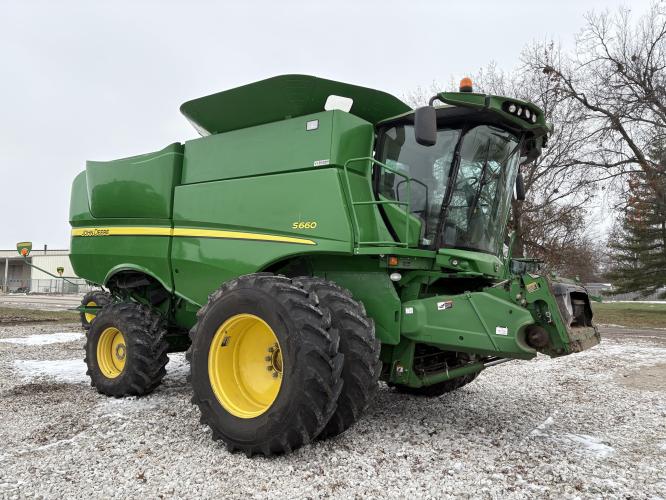 John Deere S660