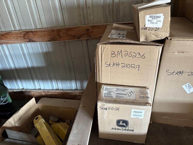 John Deere 52 IN. BROOMS