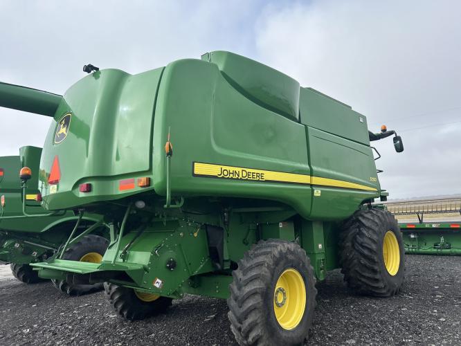 John Deere S550