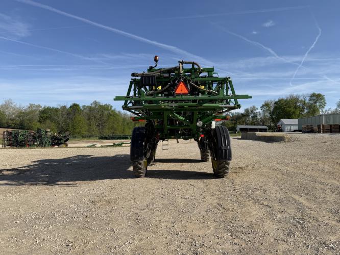 John Deere R4038