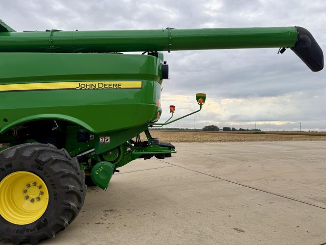 John Deere S780