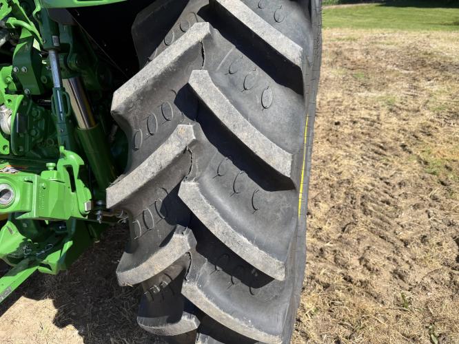 John Deere 5120M
