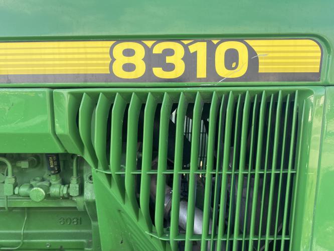 John Deere 8310