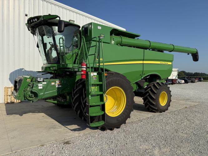 John Deere S780