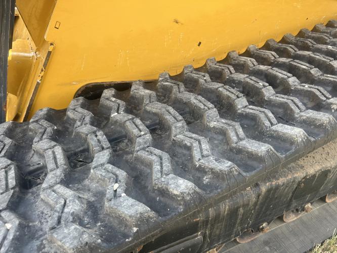 John Deere 331G