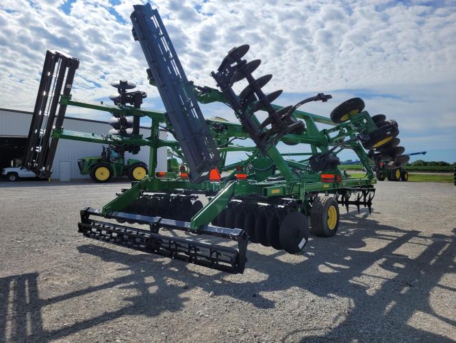John Deere 2720