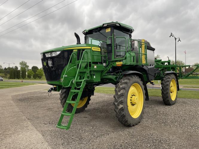 John Deere 412R