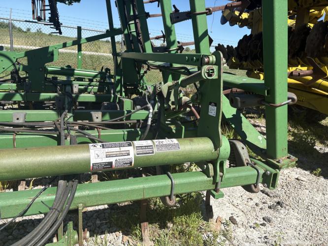 John Deere 2210