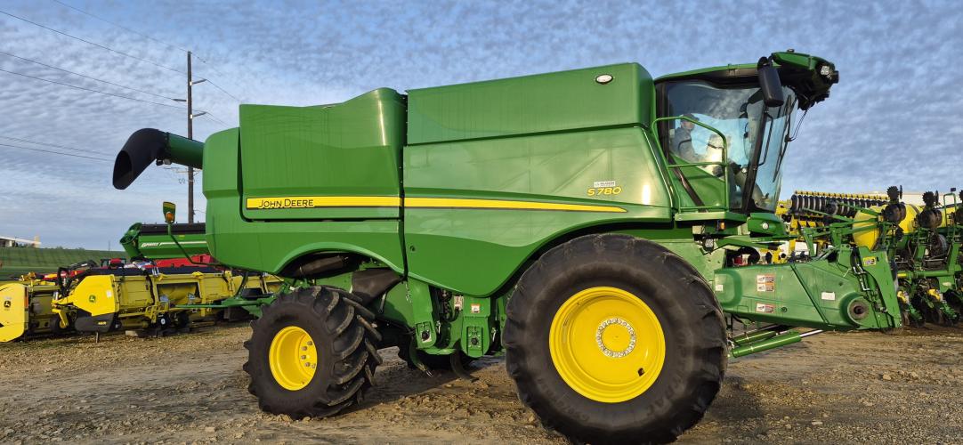 John Deere S780