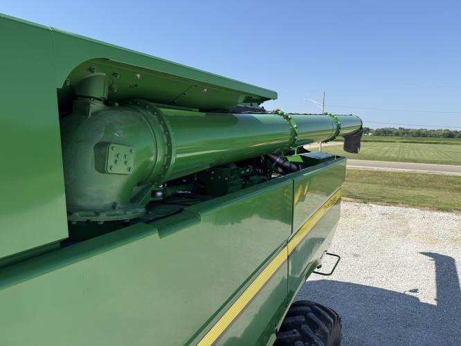 John Deere S770