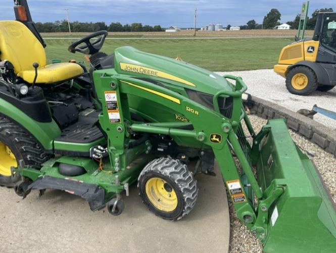 John Deere 1025R