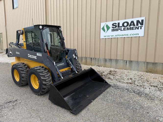 John Deere 320G