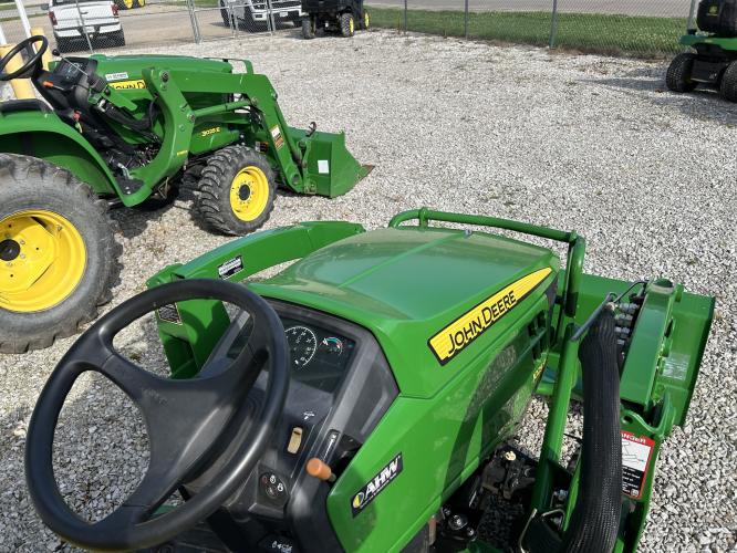 John Deere 1025R