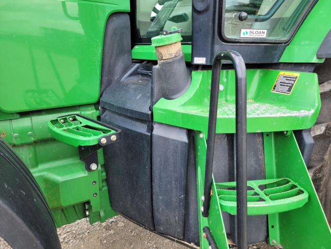 John Deere 8335R