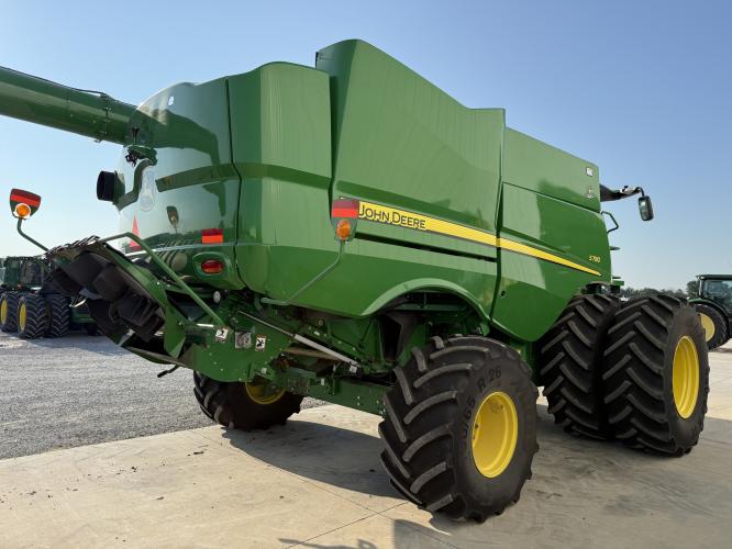 John Deere S780