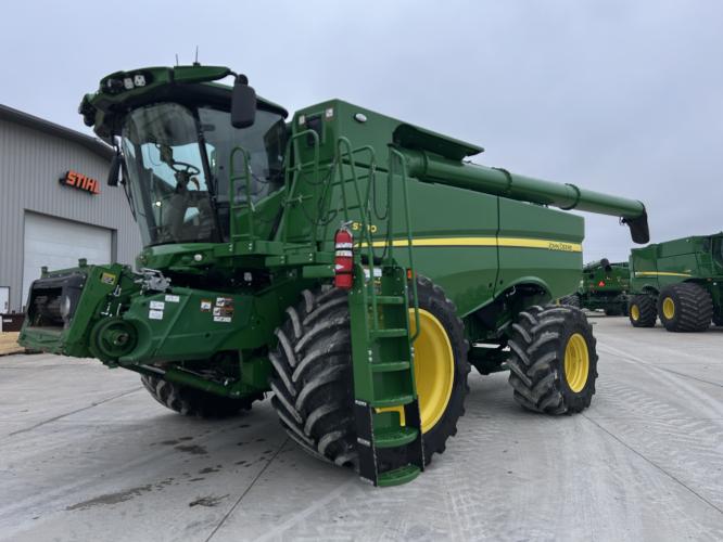 John Deere S790