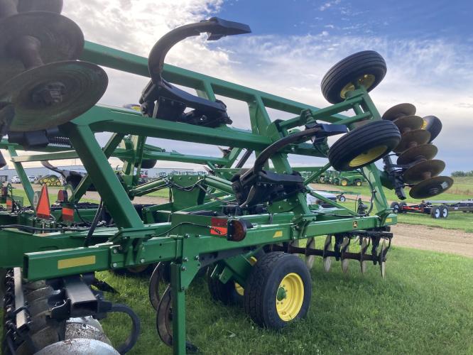 John Deere 2720