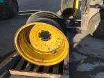 John Deere AH227712 / AXE39061 - 28x18 wheel