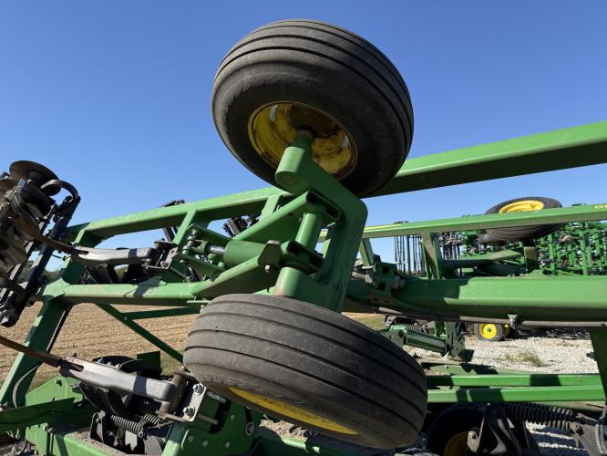 John Deere 2720
