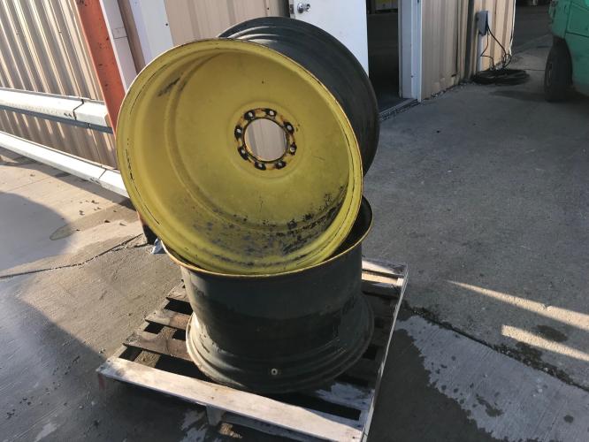 John Deere AH227712 / AXE39061 - 28x18 wheel