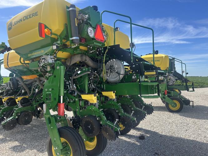 John Deere 1775NT