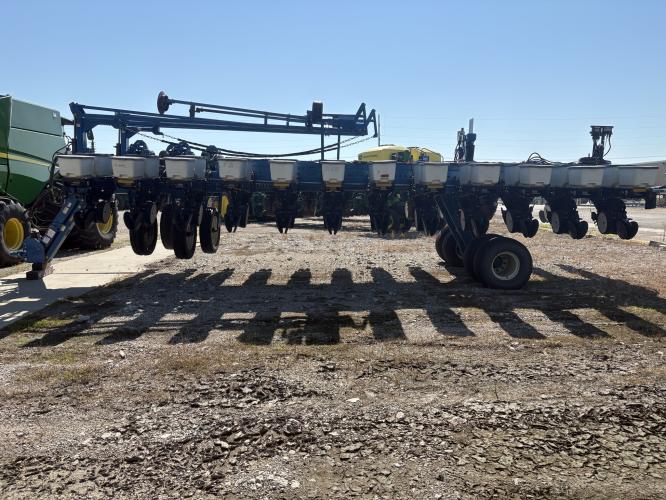 Kinze 3700