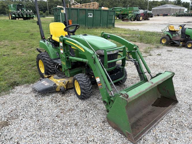 John Deere 2305
