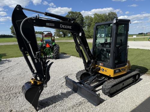 2023 John Deere 35 P