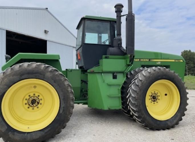 John Deere 8760